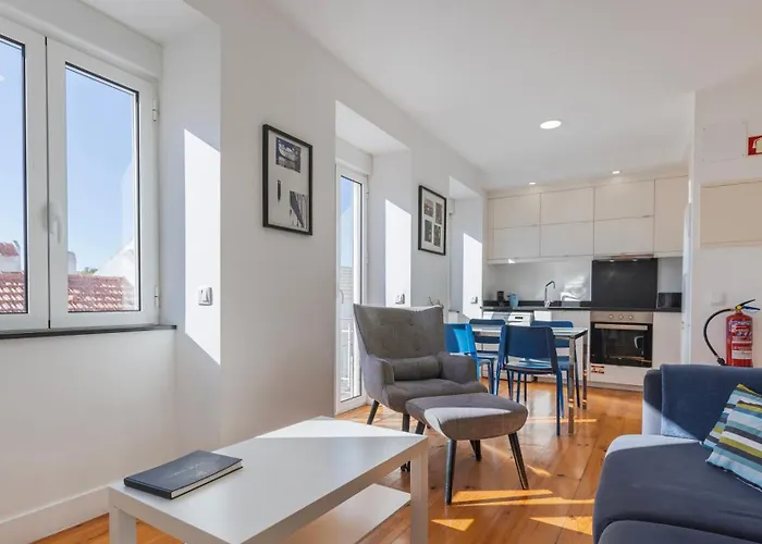 Comfort & Bright Apartment By Lovelystay